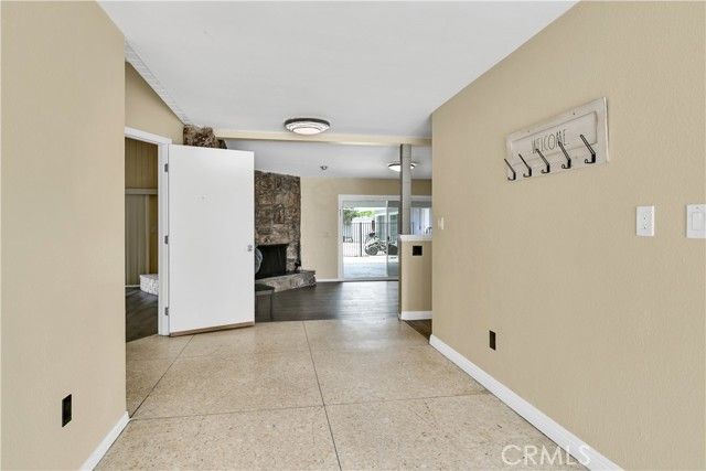 2550 W Rowland Avenue, Anaheim, CA 92804