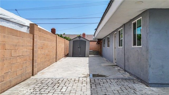 2550 W Rowland Avenue, Anaheim, CA 92804