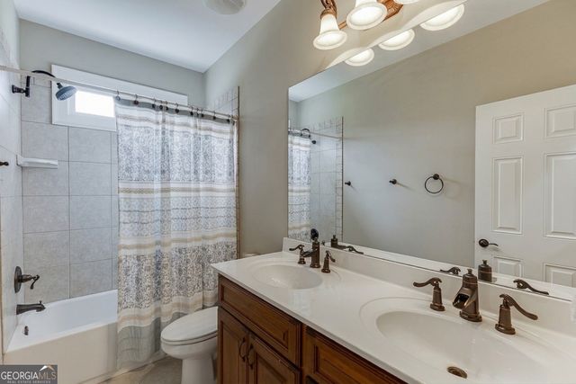 411 Meadow Lake, Hoschton, GA 30548