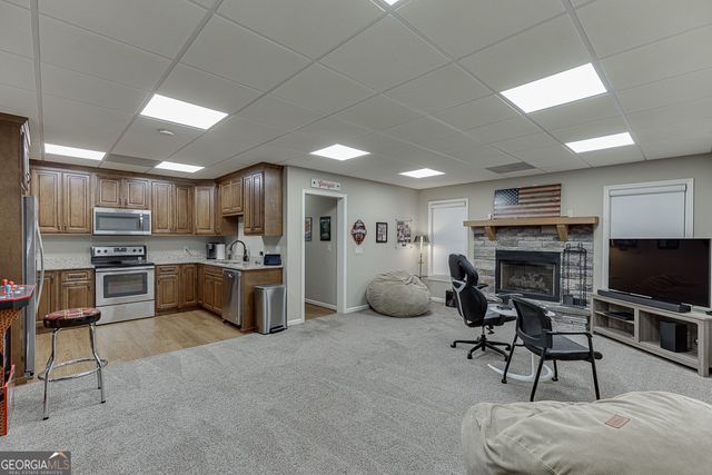 411 Meadow Lake, Hoschton, GA 30548