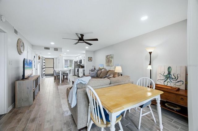 4621 LONGWATER 111, Sarasota, FL 34235