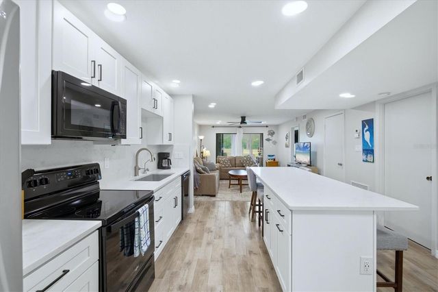 4621 LONGWATER 111, Sarasota, FL 34235