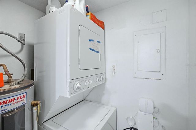 4621 LONGWATER 111, Sarasota, FL 34235