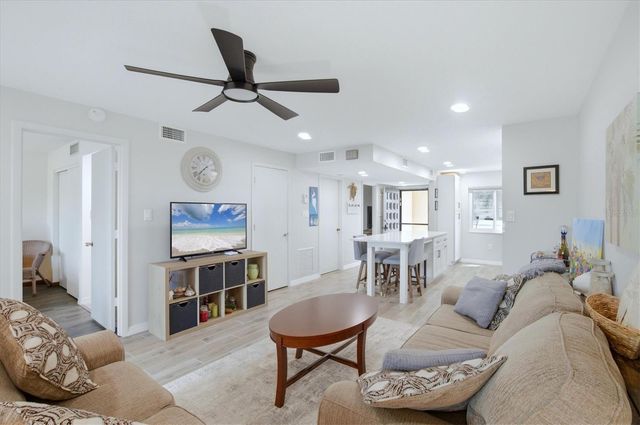 4621 LONGWATER 111, Sarasota, FL 34235