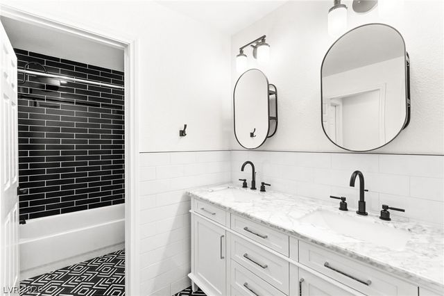 1920 Summer Palm Place 103, Las Vegas, NV 89134