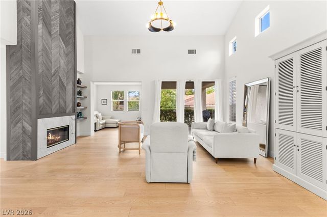1920 Summer Palm Place 103, Las Vegas, NV 89134