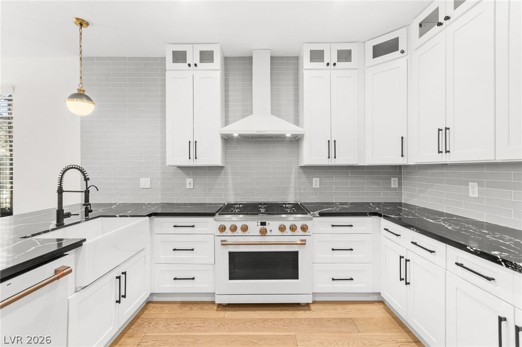 1920 Summer Palm Place 103, Las Vegas, NV 89134