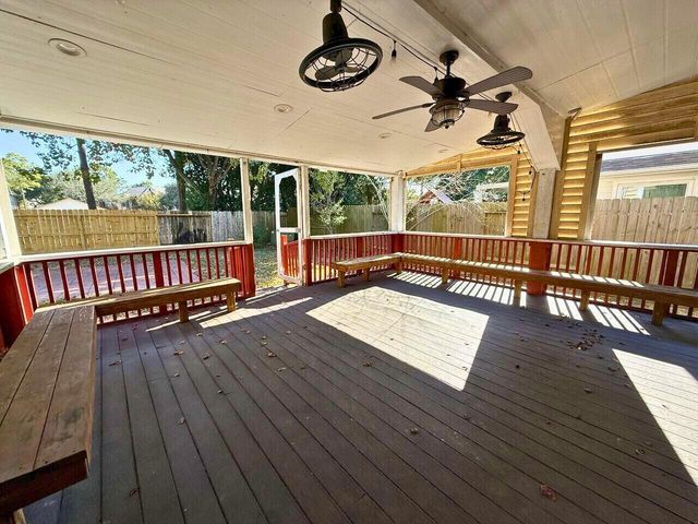 11131 30th Avenue N, Texas City, TX 77591