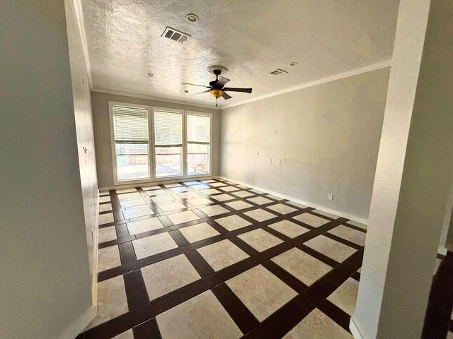 11131 30th Avenue N, Texas City, TX 77591