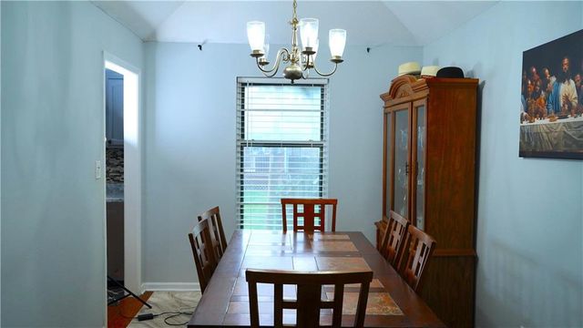 1828 E Mohawk Drive, Olathe, KS 66062