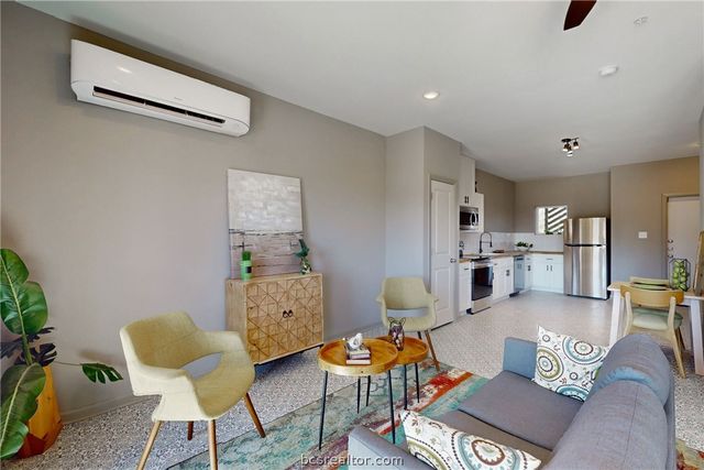 101 West 33rd Street 102, Bryan, TX 77803