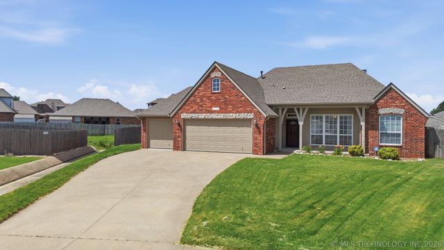 20516 E 31st Place, Broken Arrow, OK 74014