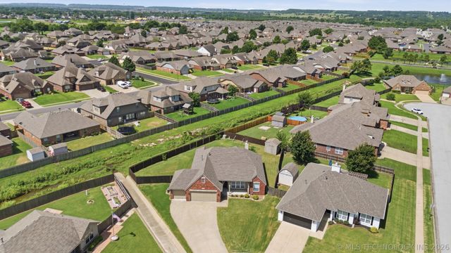 20516 E 31st Place, Broken Arrow, OK 74014