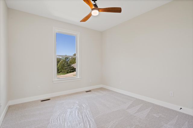 5201 BUTTER CUP DR, Columbia, MO 65203