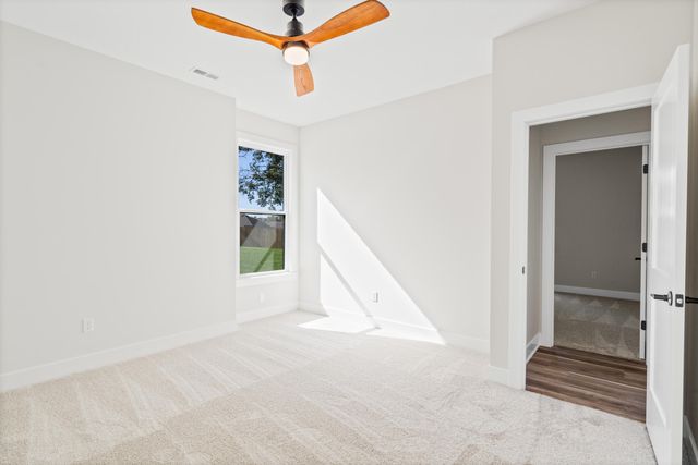 5201 BUTTER CUP DR, Columbia, MO 65203