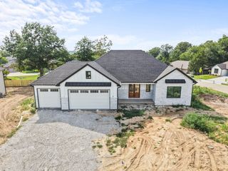 5201 BUTTER CUP DR, Columbia, MO 65203