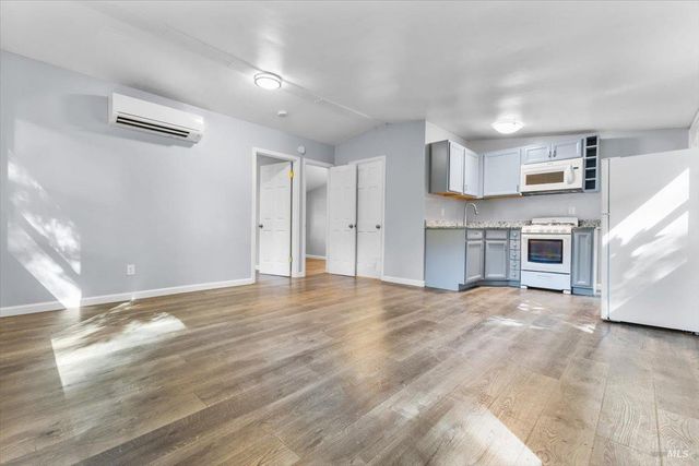11010 Summerhome Park Rd, Forestville, CA 95436