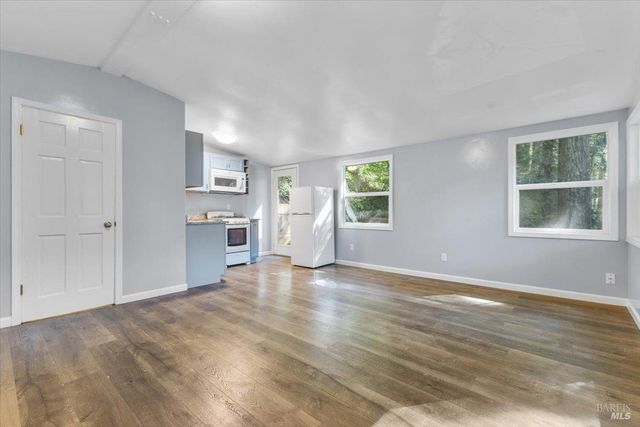 11010 Summerhome Park Rd, Forestville, CA 95436