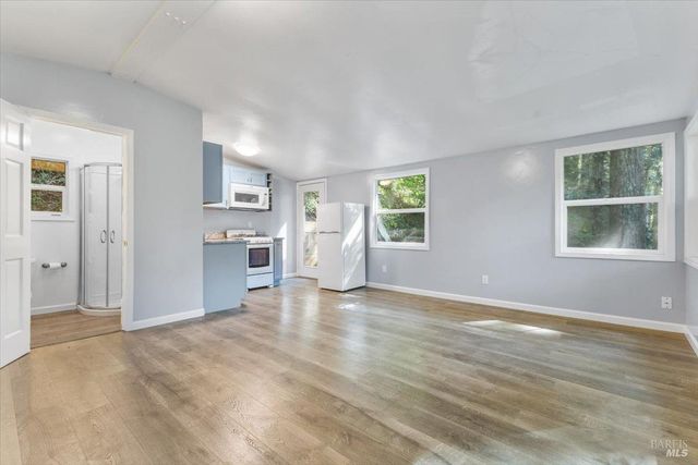 11010 Summerhome Park Rd, Forestville, CA 95436