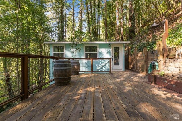 11010 Summerhome Park Rd, Forestville, CA 95436
