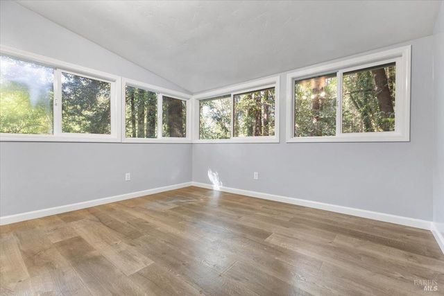 11010 Summerhome Park Rd, Forestville, CA 95436