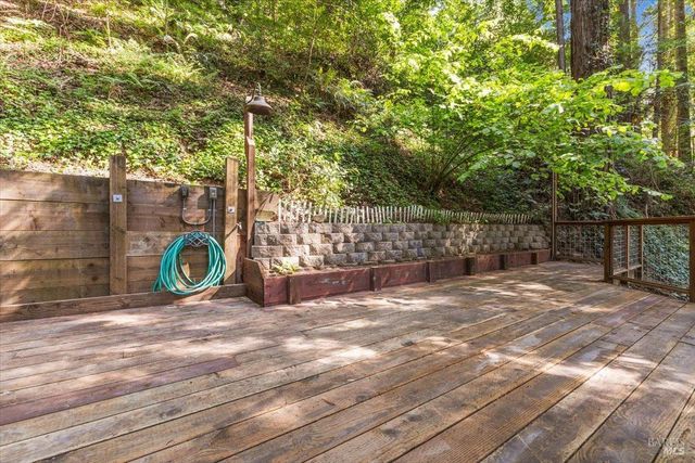 11010 Summerhome Park Rd, Forestville, CA 95436