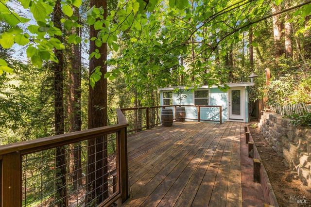 11010 Summerhome Park Rd, Forestville, CA 95436