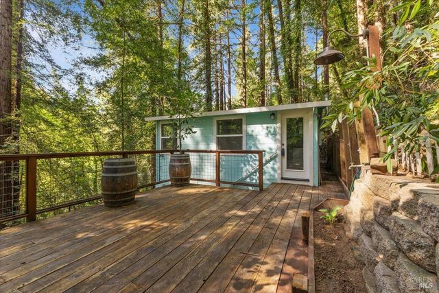 11010 Summerhome Park Rd, Forestville, CA 95436