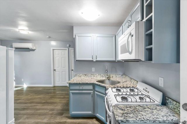 11010 Summerhome Park Rd, Forestville, CA 95436