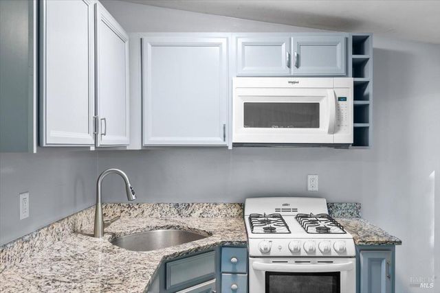 11010 Summerhome Park Rd, Forestville, CA 95436