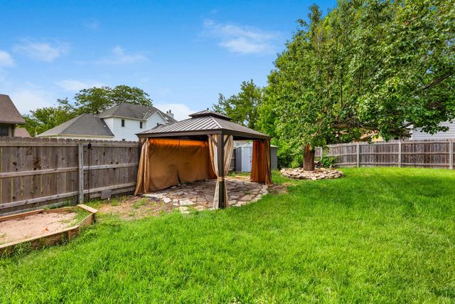 6935 E 35th St N, Wichita, KS 67226
