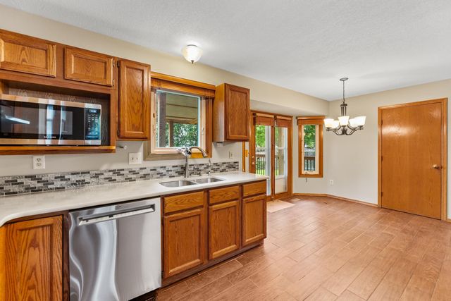 6935 E 35th St N, Wichita, KS 67226