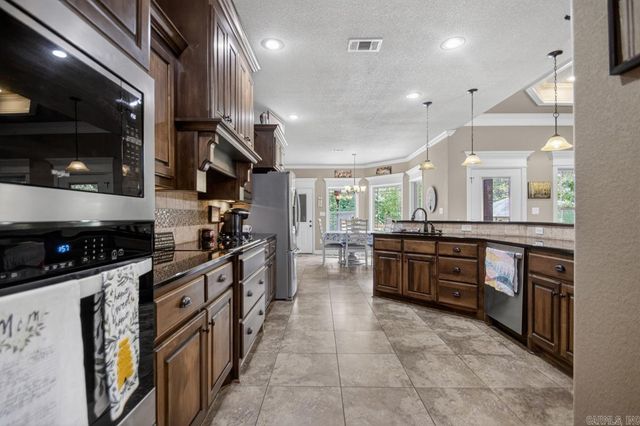 7039 Gemstone Drive, Alexander, AR 72002