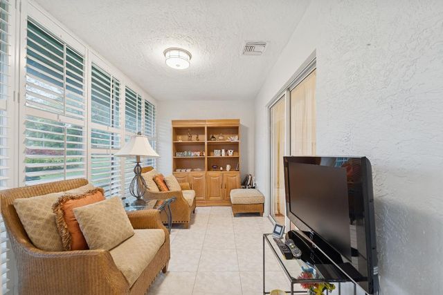 6344 Pointe Pleasant Circle, Delray Beach, FL 33484