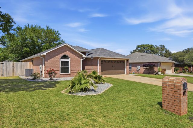 7983 Lola Circle, Navarre, FL 32566