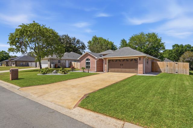 7983 Lola Circle, Navarre, FL 32566