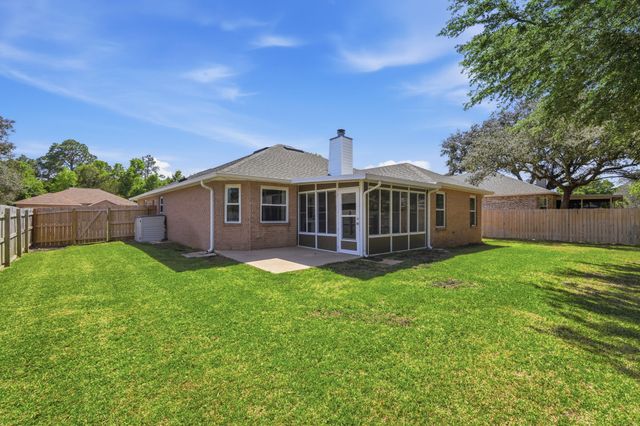 7983 Lola Circle, Navarre, FL 32566