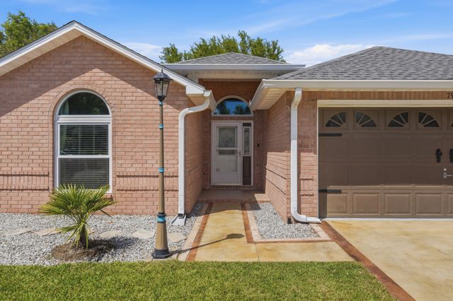 7983 Lola Circle, Navarre, FL 32566