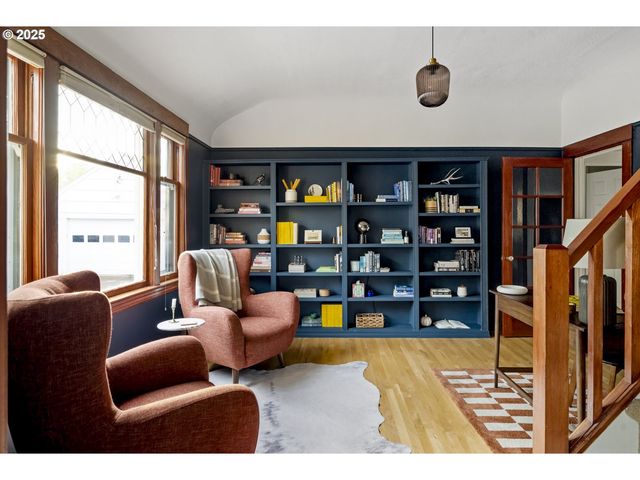 5727 Ne 15TH Ave, Portland, OR 97211