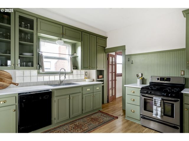 5727 Ne 15TH Ave, Portland, OR 97211