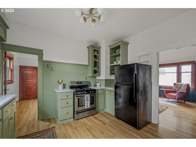 5727 Ne 15TH Ave, Portland, OR 97211