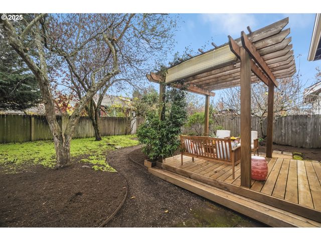 5727 Ne 15TH Ave, Portland, OR 97211