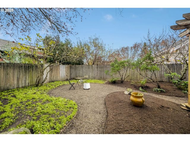 5727 Ne 15TH Ave, Portland, OR 97211