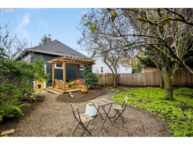 5727 Ne 15TH Ave, Portland, OR 97211