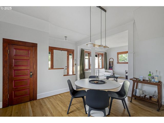 5727 Ne 15TH Ave, Portland, OR 97211