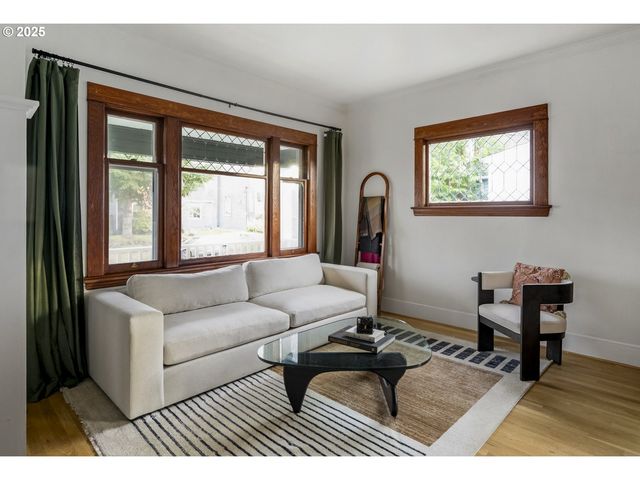 5727 Ne 15TH Ave, Portland, OR 97211