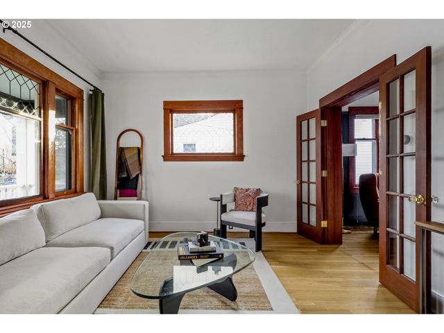 5727 Ne 15TH Ave, Portland, OR 97211