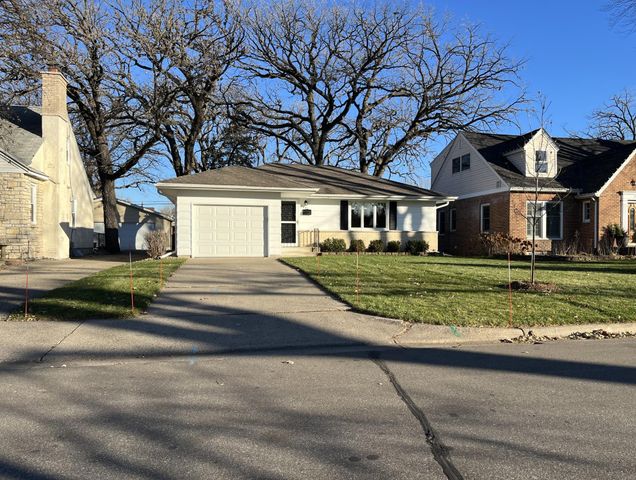 7441 Girard Avenue S, Richfield, MN 55423