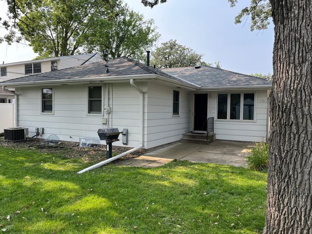 7441 Girard Avenue S, Richfield, MN 55423