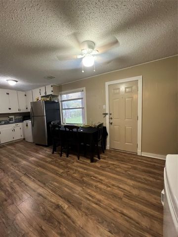 1328 E Jessamine Street, Fort Worth, TX 76104